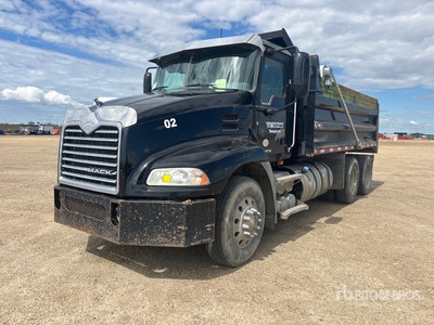2015 Mack CXU613 6x4 T/A Camión dumper