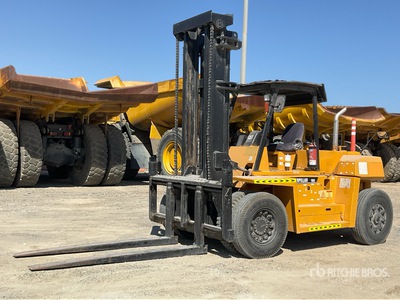 2006 Cat DP100 10 ton W/ Fork Forklift