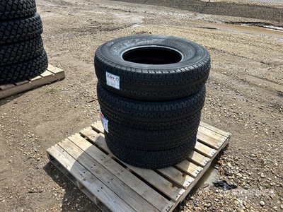 Quantity of (4) ST235/80R16 Neumáticos (Unused)