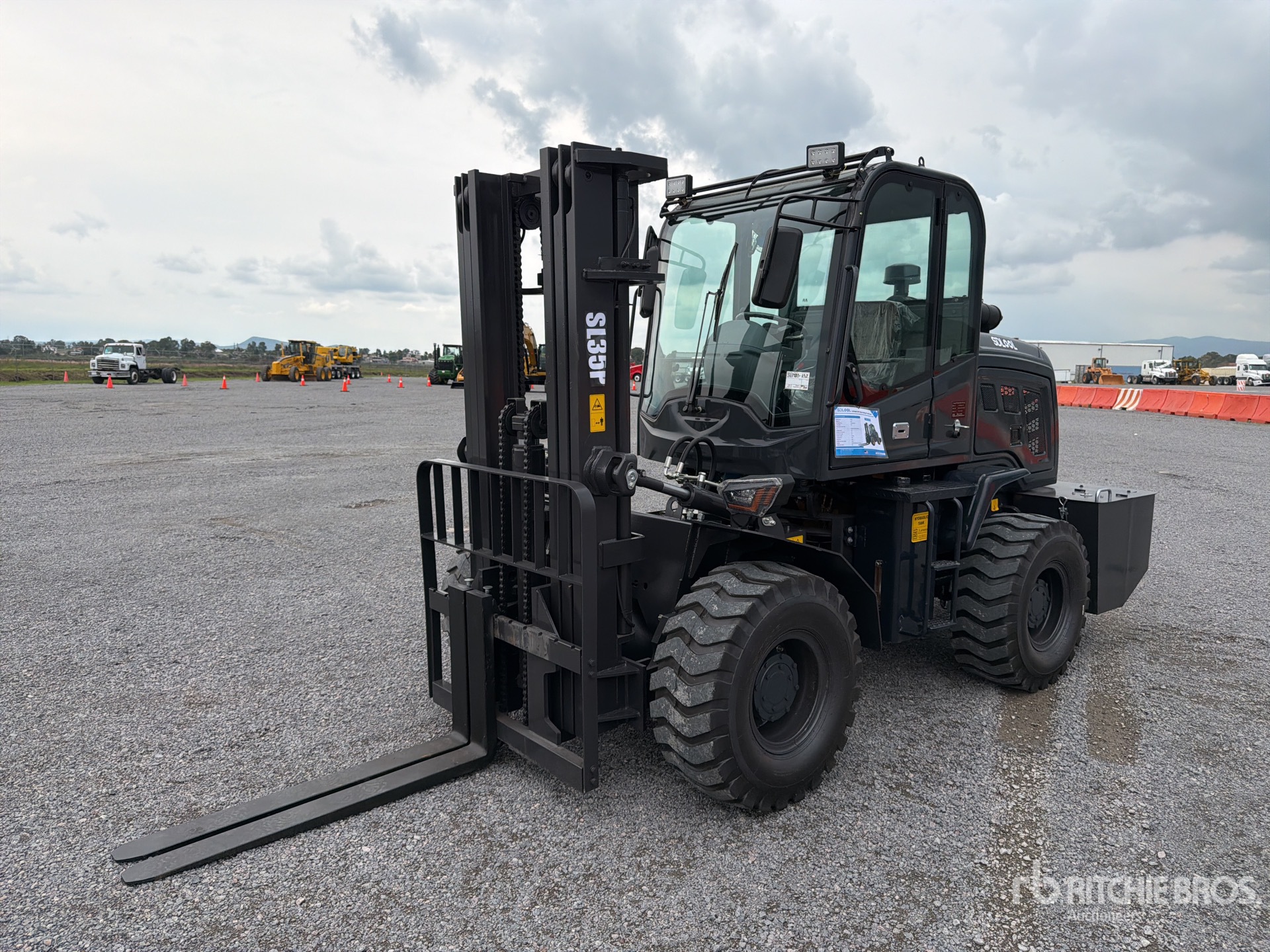 2026 SDLOOL 35P 7700 lb 4x4 Montacargas Todo Terreno (Sin Usar) / Rough Terrain Forklift (Unused)