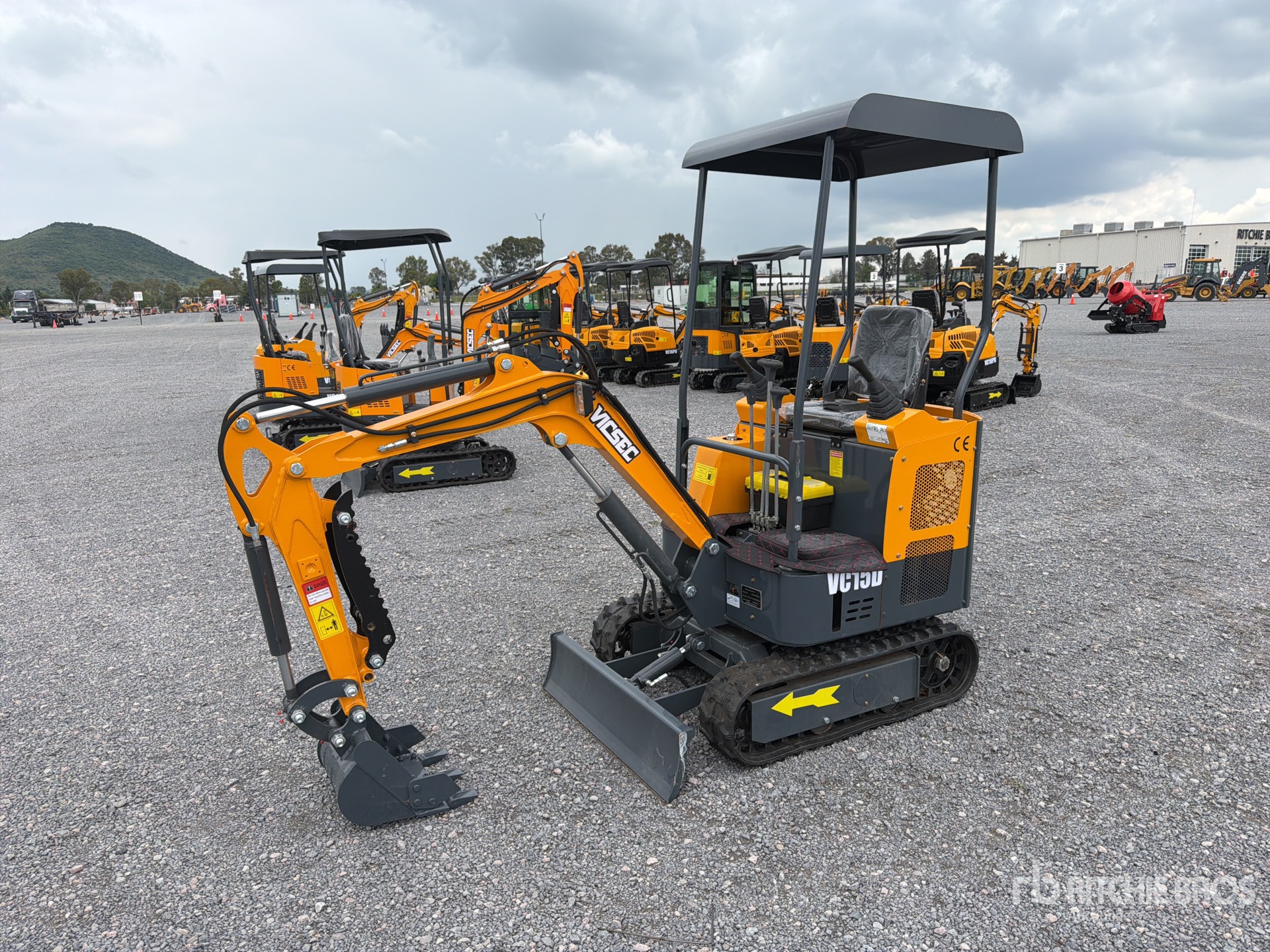 2026 VICSEC 15D Miniexcavadora (Sin Usar) / Mini Excavator (Unused)