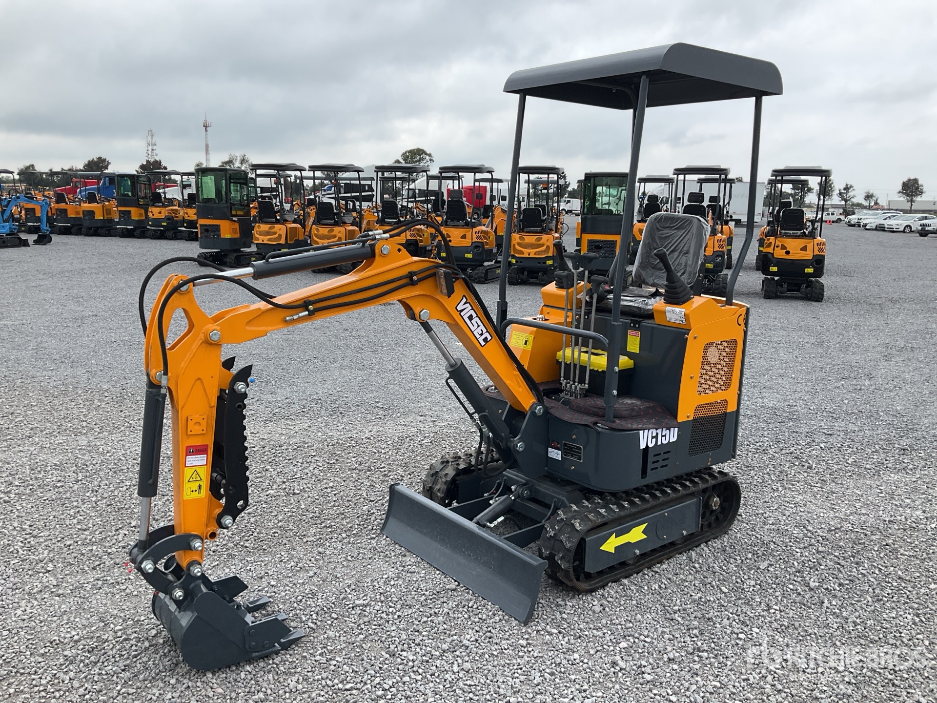 2026 VICSEC 15D Miniexcavadora (Sin Usar) / Mini Excavator (Unused)