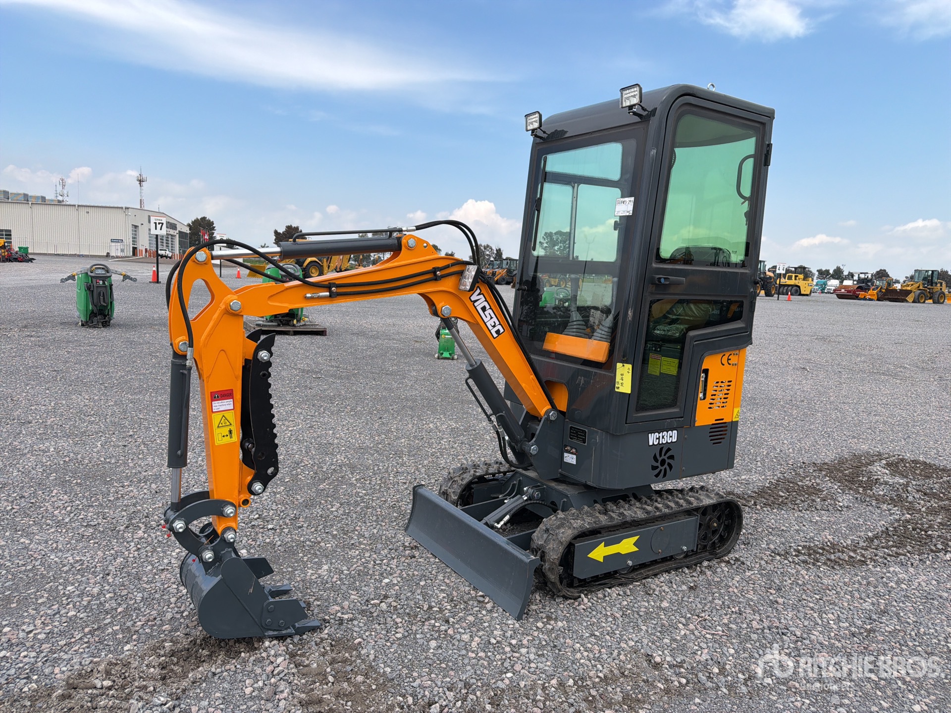 2026 VICSEC 13CD Miniexcavadora (Sin Usar) / Mini Excavator (Unused)