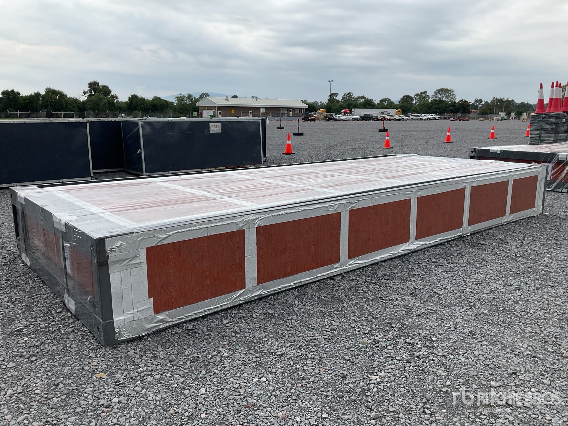 2026 SKLP SK-9 40 ft x 19 ft 6 in Casa Expansible (Sin Usar) / Expandable House Folding Storage Building (Unused)