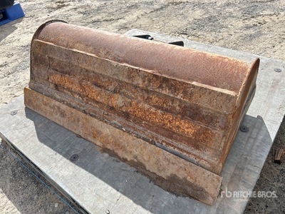 OZ 900 mm Q/C Cleanup Excavator Bucket - Fits Hitachi ZX17