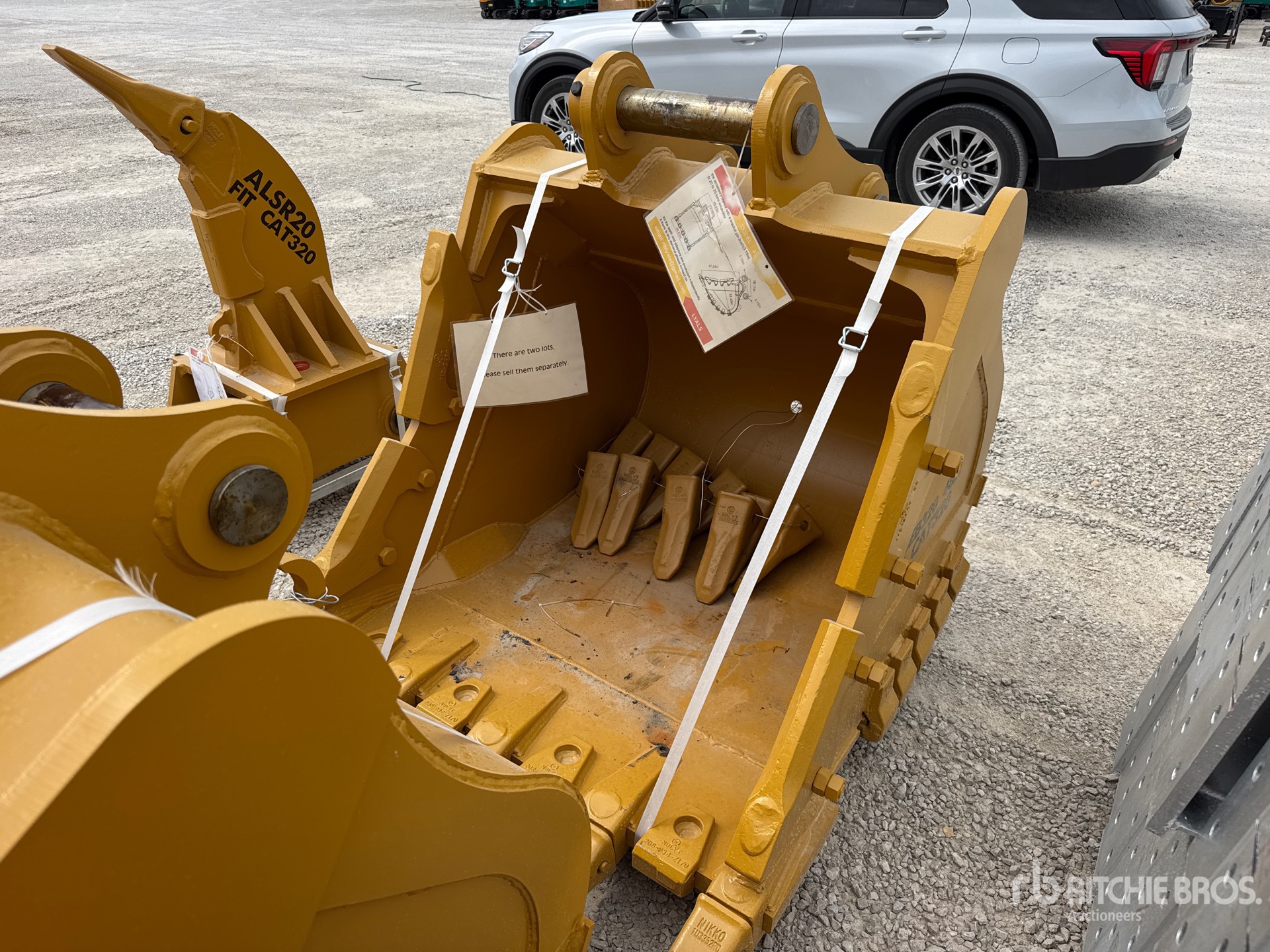 2026 LYALS ALSEB320 48 in Digging Excavator Bucket - Fits Cat 320 (Unused)
