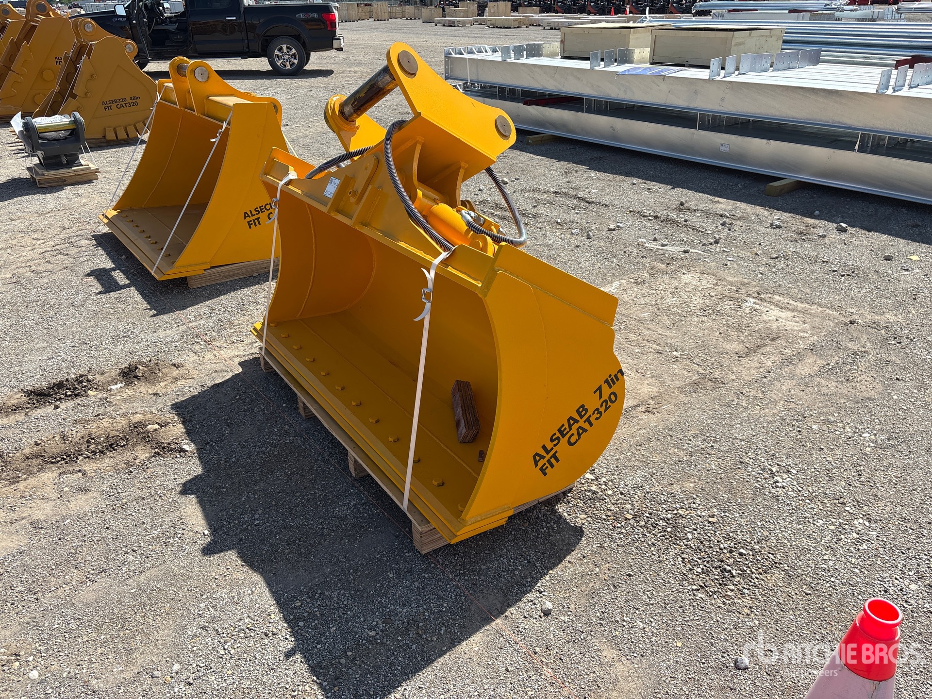 2026 LYALS ALSEAB320 70 in Tilting Excavator Bucket (Unused)