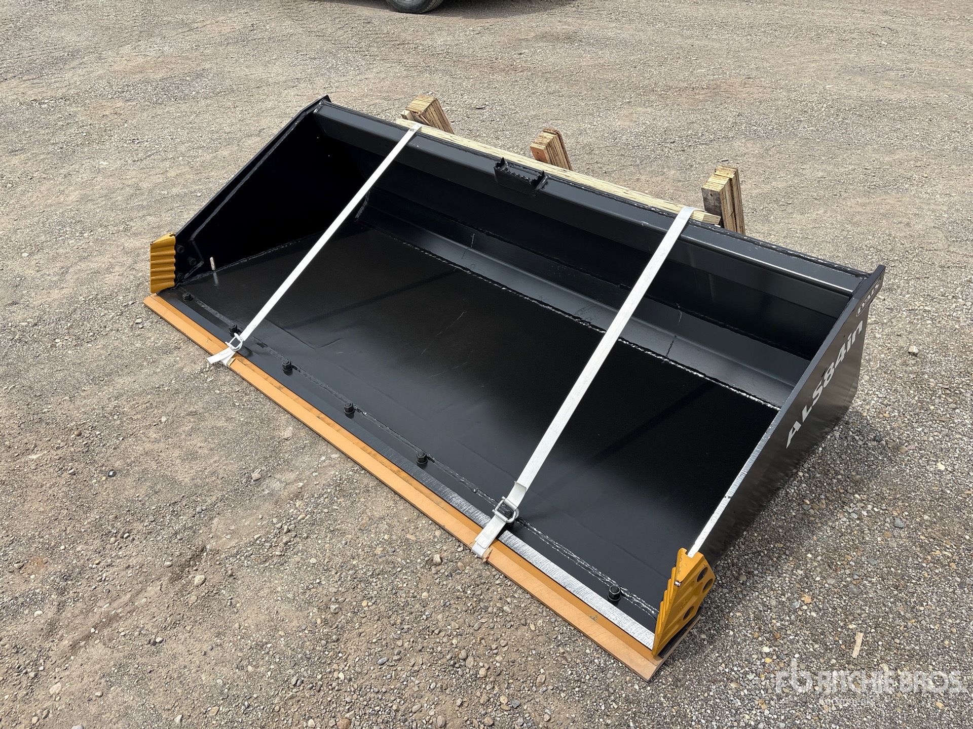 2026 LYALS ALSSB 82 in General Purpose Skid Steer Bucket (Unused)