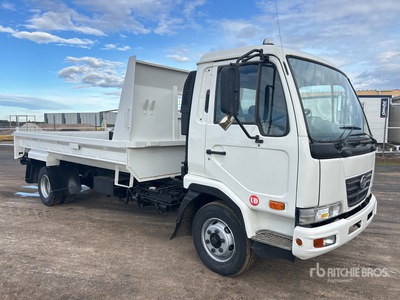 2009 Nissan UD MKB37A 4x2 Wywrotka S/A