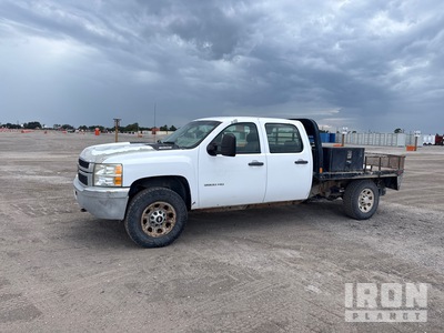 2013 Chevrolet 3500HD 4x4 Crew Cab شاحنة مسطحة