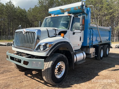 2013 International 7600 6x4 شاحنة قلابة /محورين