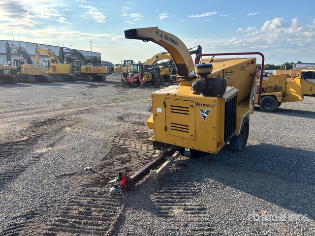 2013 Vermeer BC1000XL Tow-Behind Wood Chipper