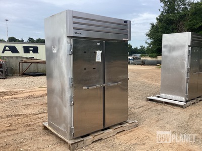 True Manufacturing STG2H-2S Reach-In Heated Cabinet