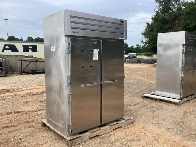 True Manufacturing STG2H-2S Reach-In Heated Cabinet