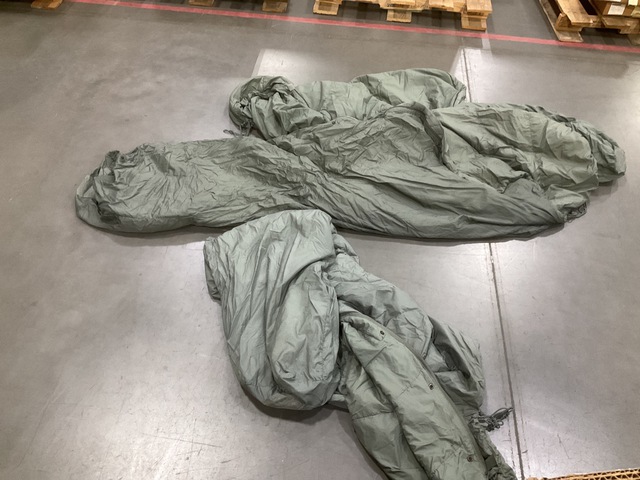 (40) Sleeping Bags (40) Sleeping Bags