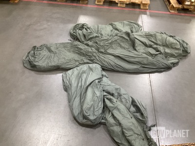(80) Sleeping Bags