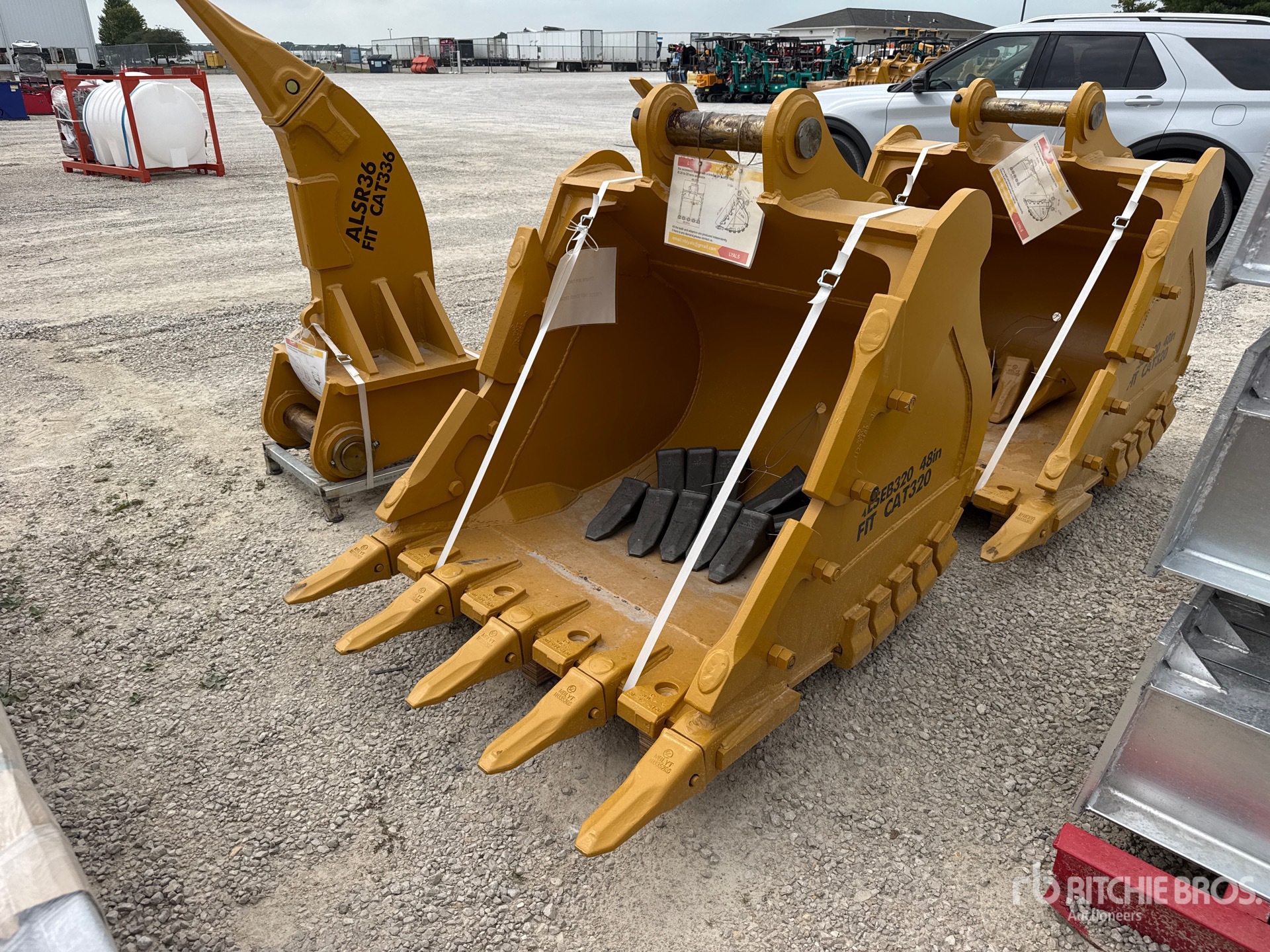 2026 LYALS ALSEB320 48 in Digging Excavator Bucket - Fits Cat 320 (Unused)