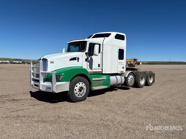 2008 Kenworth T660B 8x4 Tri/A Sleeper Truck Tractor