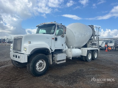 2014 International 5500i 6x4 Mixer Truck