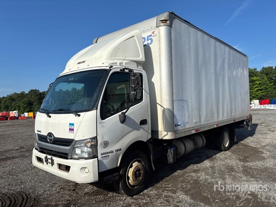 2018 Hino 195 4x2 شاحنة فان