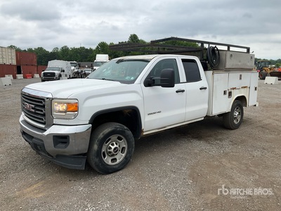 2015 GMC 2500HD 4x2 Utility Truck