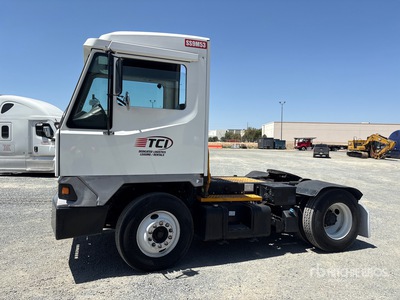 2016 Kalmar T2 4x2 نصف جرارلجر المعدات