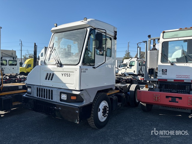 2017 Kalmar T2 4x2 Spotter Truck