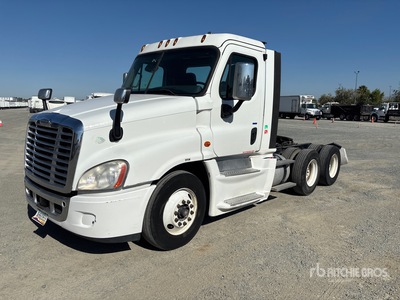 2018 Freightliner Cascadia 125 6x4 T/A Day Cab Truck Tractor
