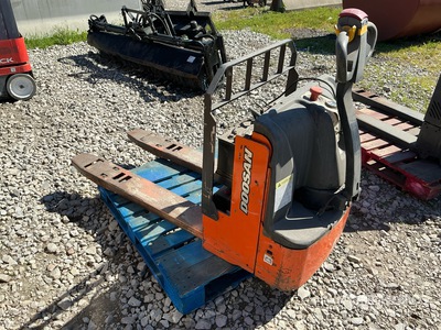 Doosan BW23S7 4500 lb Electric Pallet Jack