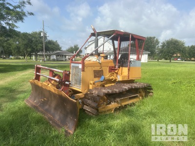 Komatsu D37P-2 Crawler Dozer