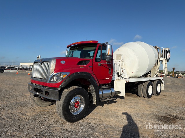 2013 International 7600 8x4 Mixer Truck