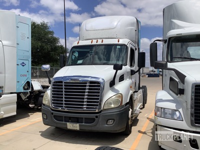 2018 Freightliner Cascadia CNG 6x4 Cabeza Tractora Cabina Corta (Inoperable)