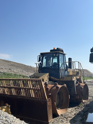 Cat 826H Landfill Compactor (Inoperable)