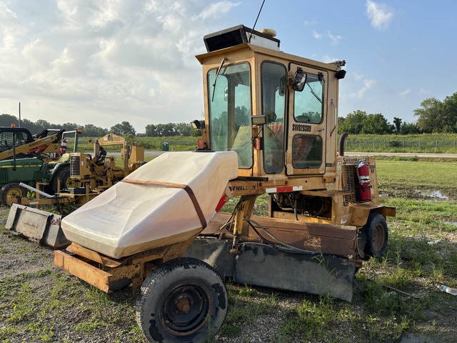 2001 Waldon SM250 Self-Propelled Broom (Inoperable)