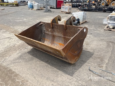 Cat 71 in Q/C Cleanup Cazo para excavadora