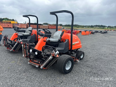 Jacobsen LF550 4x2 Ride-On Greens Lawn Mower