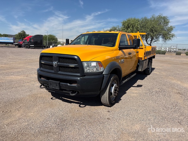 2016 Ram 5500 4x4 Crew Cab Flatbed Truck