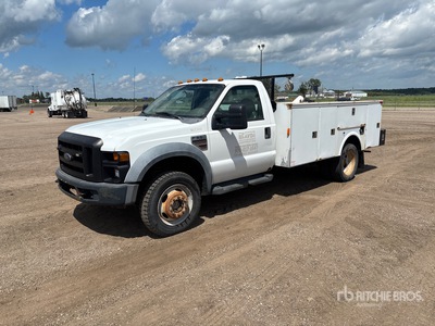 2010 Ford F-550 XL 4x4 Camion utilitaire