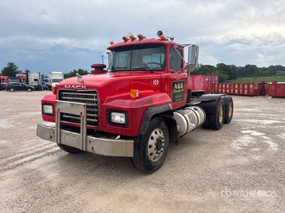 2001 Mack RD688S 6x4 T/A Dagcabine Trekker