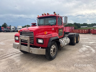 2001 Mack RD688S 6x4 Cabeza Tractora Cabina Corta
