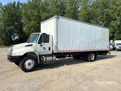 2017 International 4300 4x2 Camion fourgon (Inoperable)