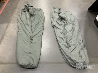 (64) Sleeping Bags