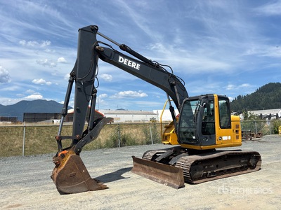 2005 John Deere 135C Excavatrice sur chenilles