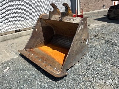 WBM 58 in Q/C Cleanup Excavator Bucket - Fits John Deere 135C