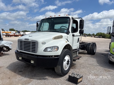2009 Freightliner M2 106 4x2 الكابينة والهيكل (Inoperable)
