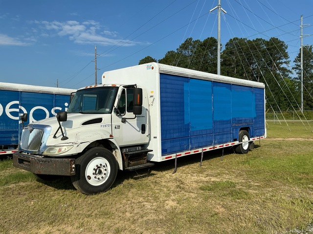 2003 International 4300 4x2 10 Bay Beverage Truck