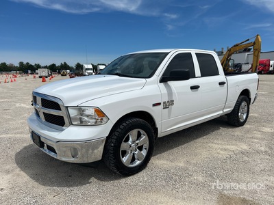 2019 Ram 1500 4x4 Crew Cab بيك اب