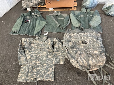 (21) Cold Weather Jackets, (15) Cold Weather Parkas & (22) Large Field Rucksacks
