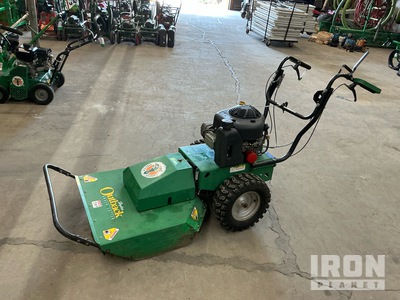 2021 Billy Goat BC2600ICH 26 in Gasoline Débroussailleuse rotative