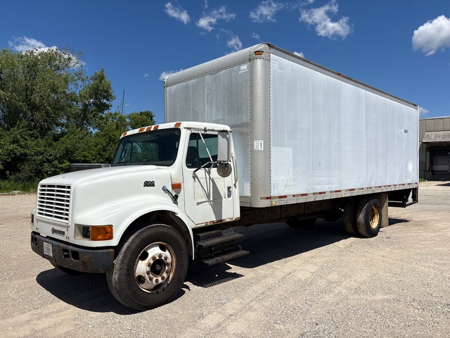 2000 International 4100 4x2 Van Truck